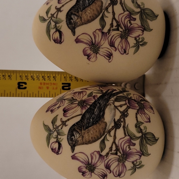 Beautiful Pair of Porcelain Eggs - Picture 16 of 16